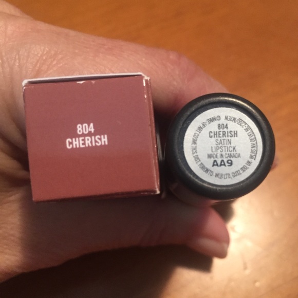 MAC Satin Lipstick Cherish - Picture 9 of 16